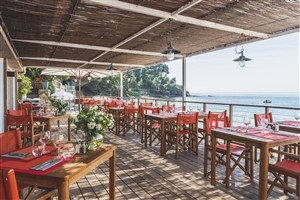 Le rayol Canadel : Les Restaurants de plage L'ESCALE (plage du Rayol est)